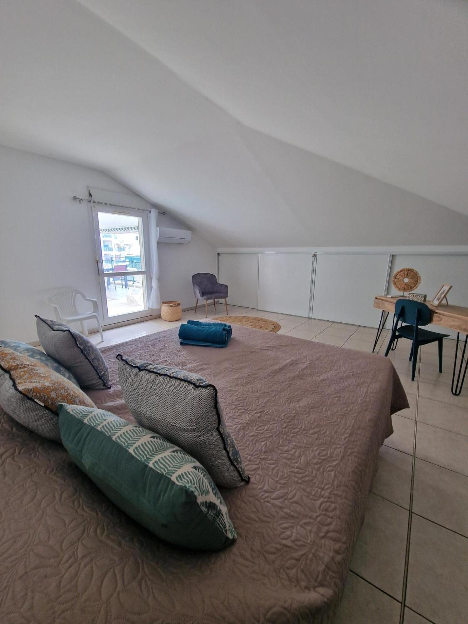 Appartement Villa Sur Le Toit, Vue Mer Saint-Gilles-les Bains Exteriér fotografie